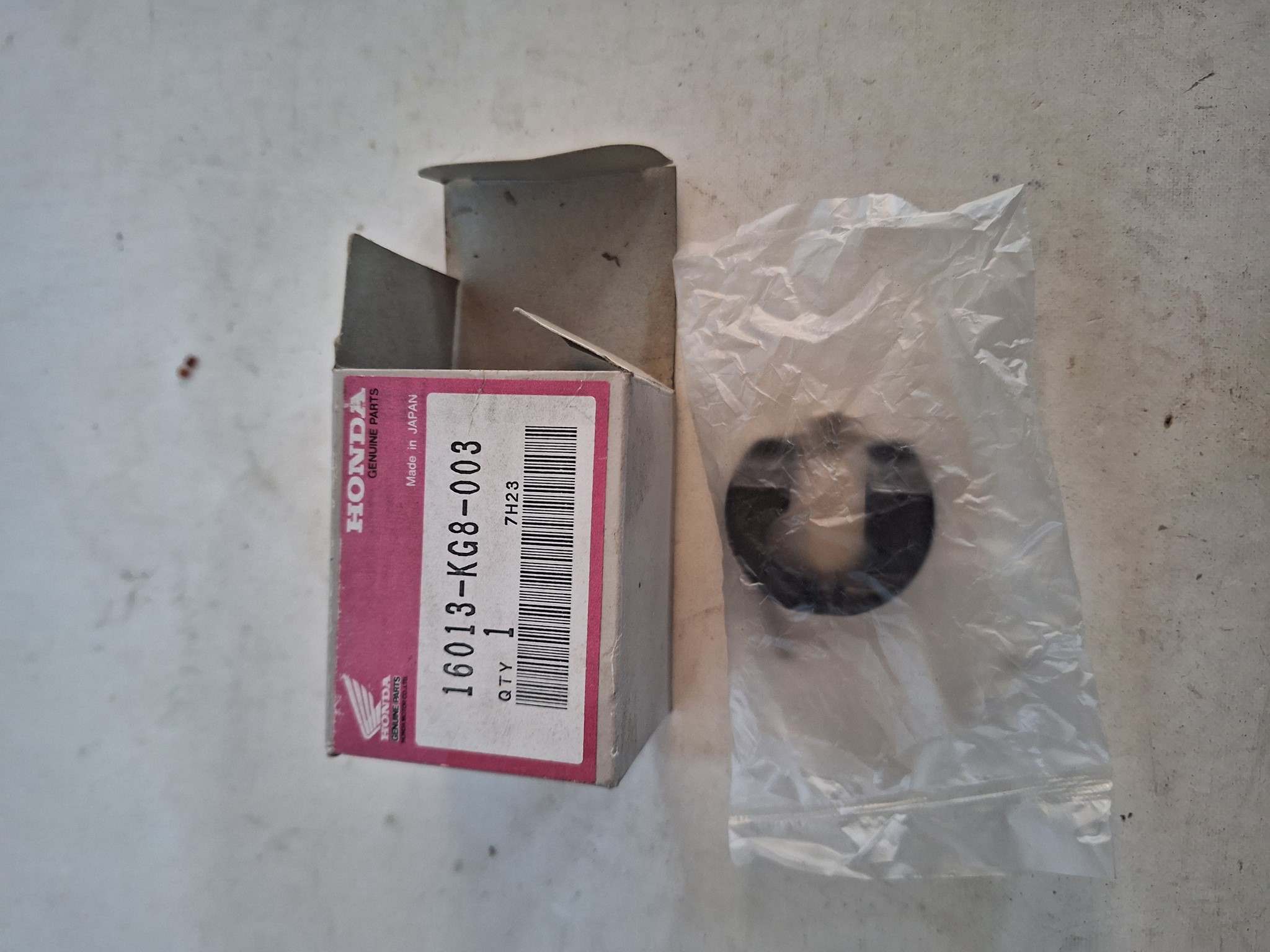 Picture of SCHWIMMERSATZ  16013-KG8-003  NH 125